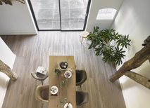 Tarektt Highland Oak Beige PVC vloer in je eetkamer